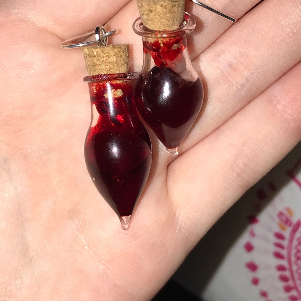 Set of glass vial earrings ⚠️(FAKE BLOOD)⚠️